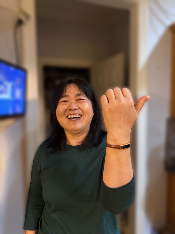 Jane D. wearing Ray